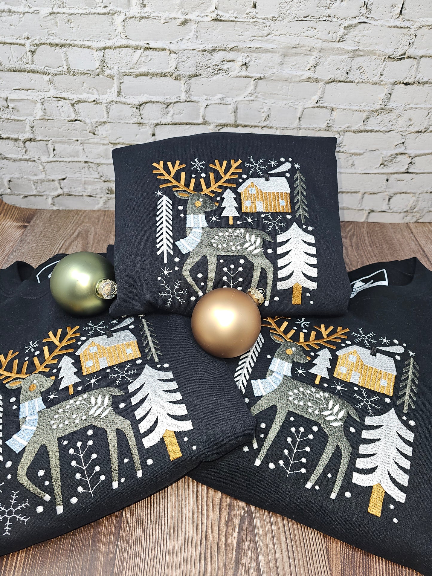 Cozy Winter Deer Embroidered Christmas Sweatshirt – Soft, Warm & Festive Holiday Crewneck