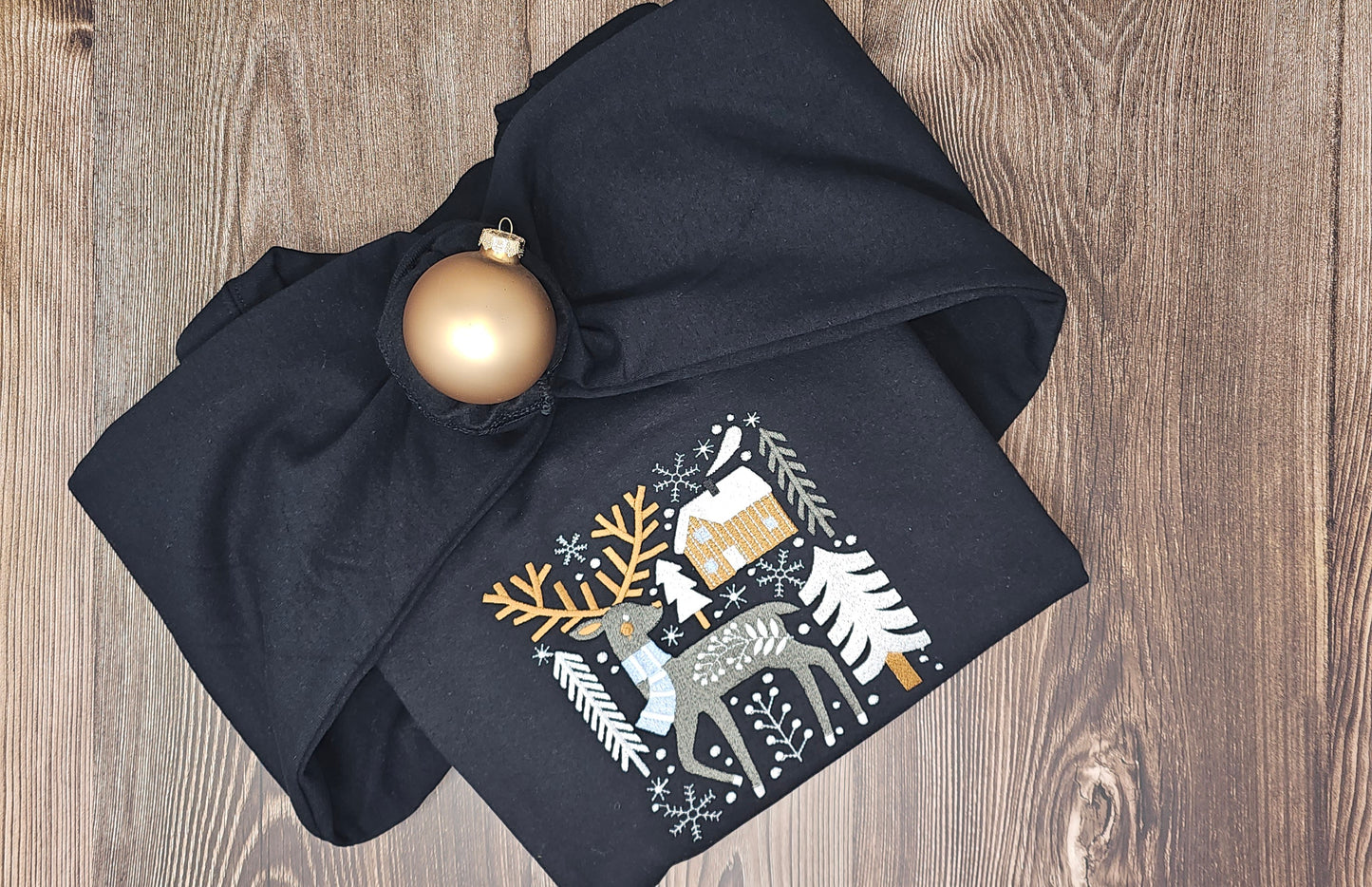 Cozy Winter Deer Embroidered Christmas Sweatshirt – Soft, Warm & Festive Holiday Crewneck